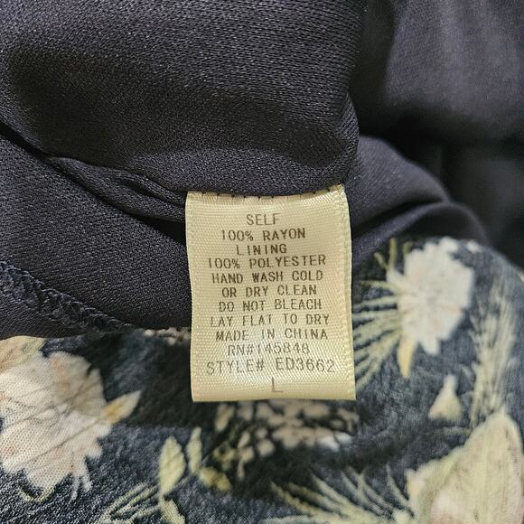 Everly Large Floral Button Down Off-Shoulder Dress - Picture 5 of 7
